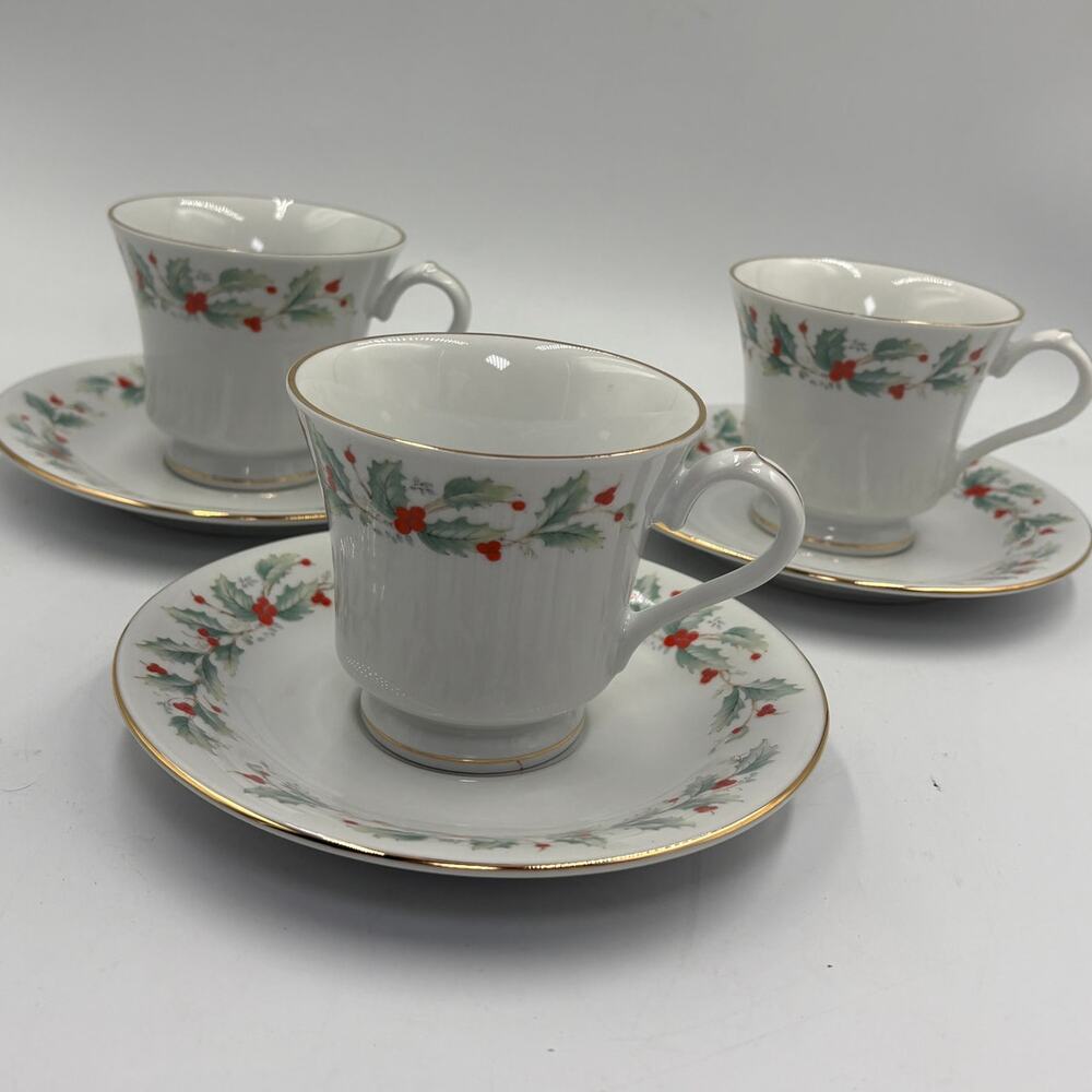 China Pearl Noel Set 3 Cups & Saucers Holly Berry Gold Trim Christmas